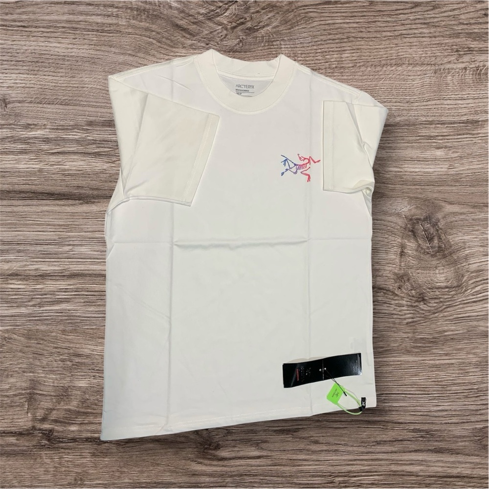Arc'teryx Men's White Short Sleeve Logo T-Shirt
